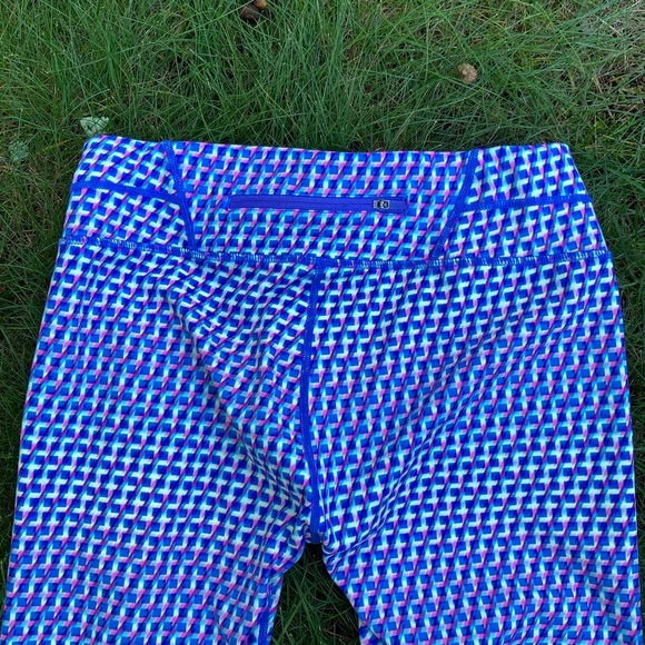 Athleta Vivid Sonar Capri Crop Leggings Medium - Picture 10 of 16